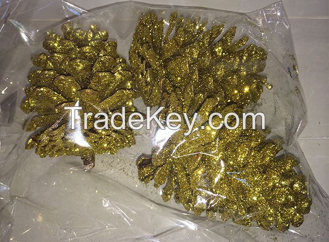 glittered pine cone 