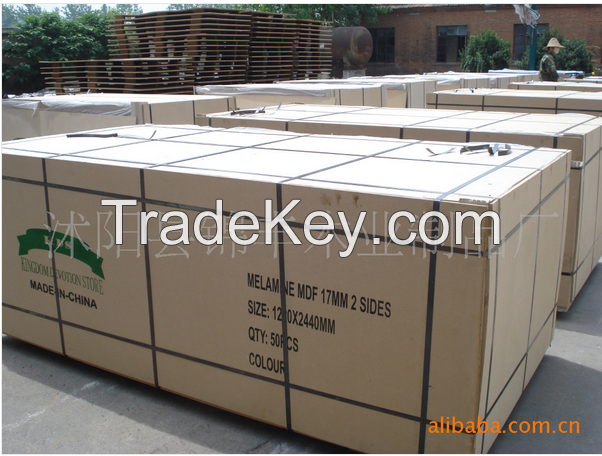 ISO9001: 2008 E2 Glue 740kg/M3 1220*2440mm AAA Grade 100%Poplar Melamine MDF