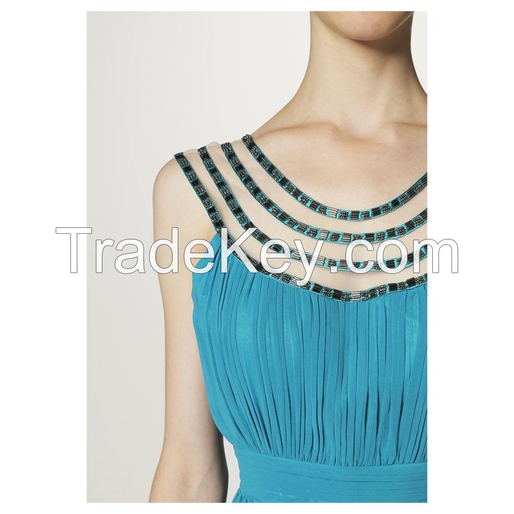 Elegant evening dress with Biesen falten on the front yoke, made from