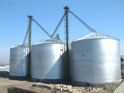 cylindric storage silos