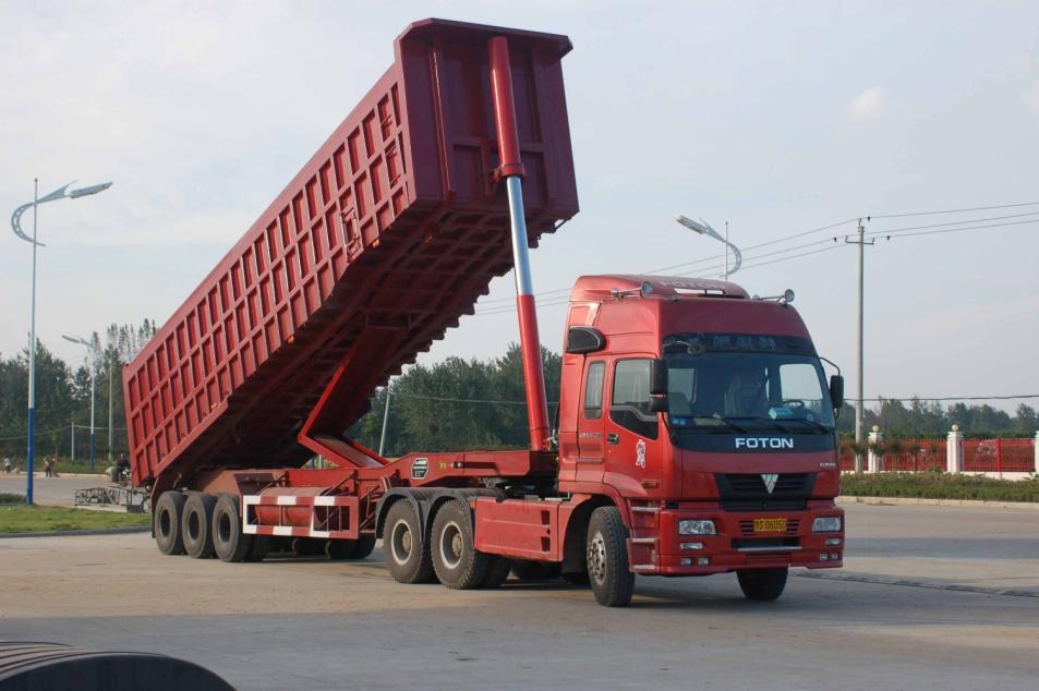 3 Axle dump tipper