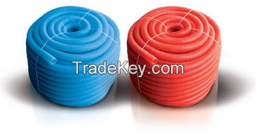 Crinkled hose for water supply systems and heating systems