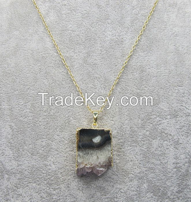 Agate pendant necklace