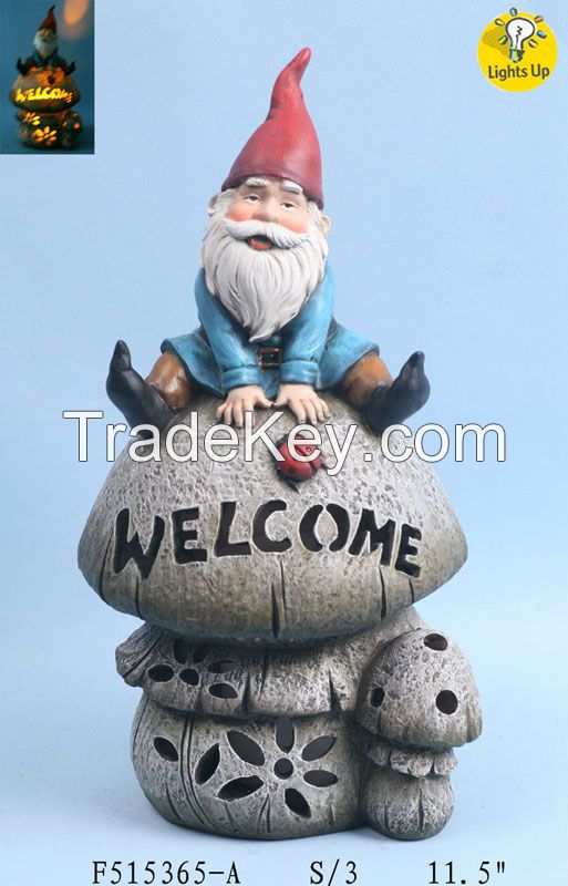 resin garden gnome