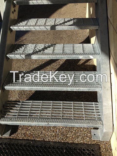 Welded grating