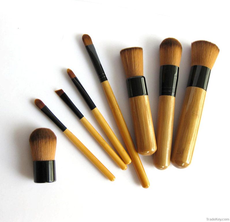 cosmetic brush