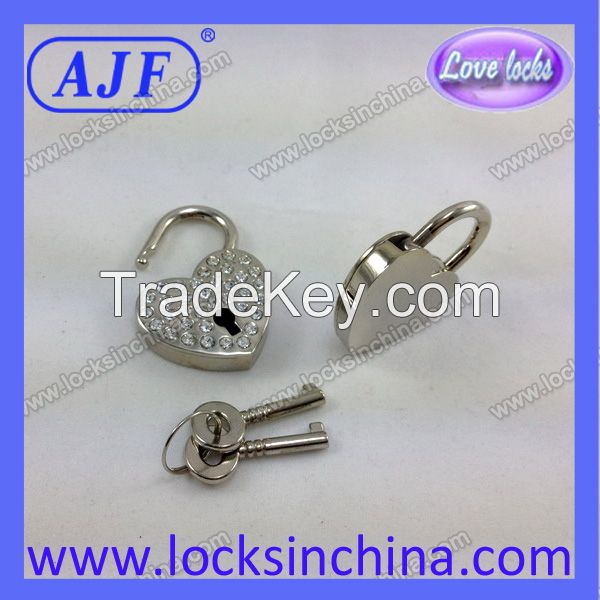 Heart Shaped Love padlock with 36pcs rhinestones