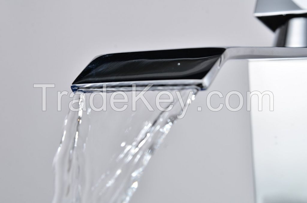 Modern Single Handle Waterfall Bathroom Sink Faucet (Chrome Finish)