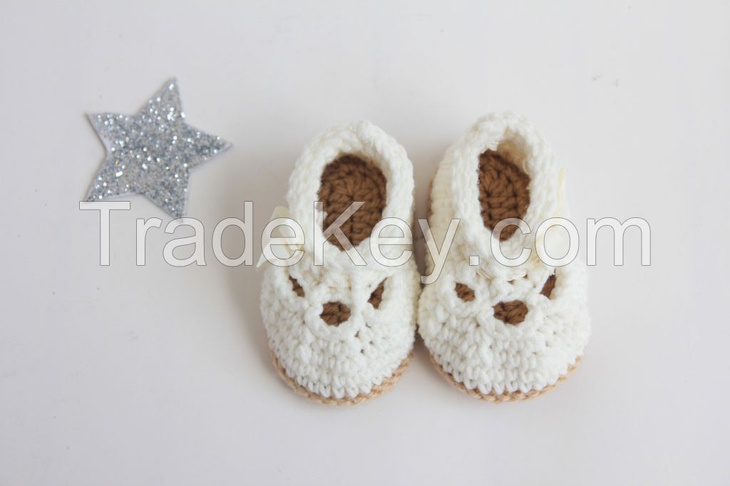 Foxxie Booty, Soft wool shoes, knitted children shoes, crochet booty - EN71 standard, 100% handmade