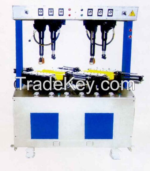 Whole azimuth attaching machine