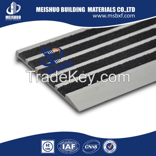 Cement carborundum non slip step edging with aluminum base