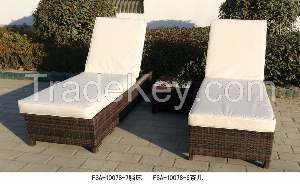 Outdoor/indoor rattan furniture