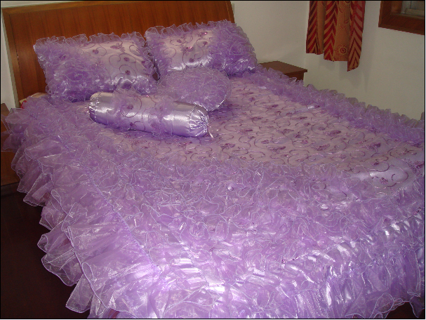 selling bedding sets