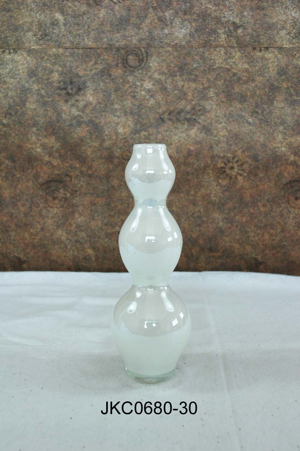 ART GLASS VASE