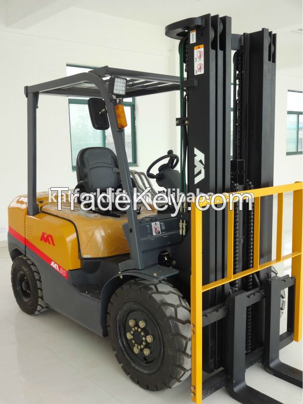 CE approved safe and efficient 2.0Ton Diesel Forklift Trucks on sale