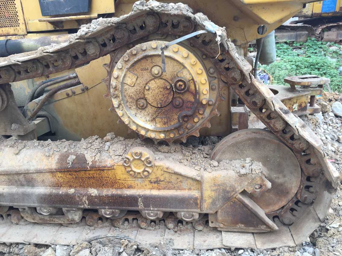 used caterpillar D5M bulldozer