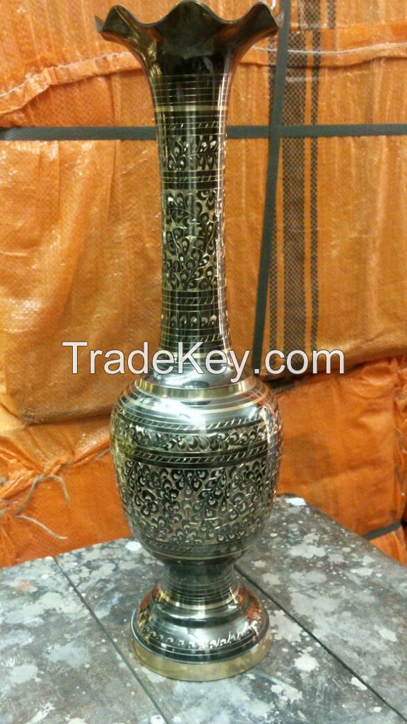 100% Brass Metal Follower Vase Surahi Size 16 inch.....