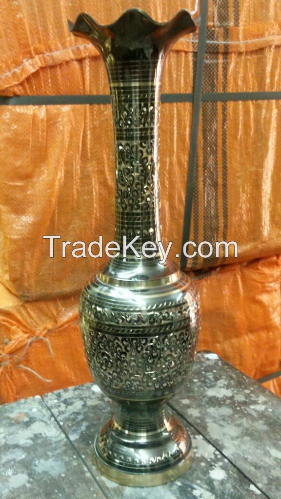 100% Brass Metal Follower Vase Surahi Size 16 inch.....