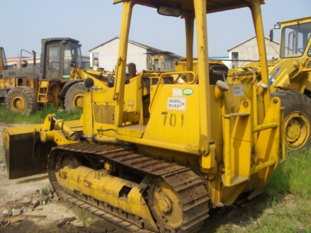 dozer-CATERPILLAR