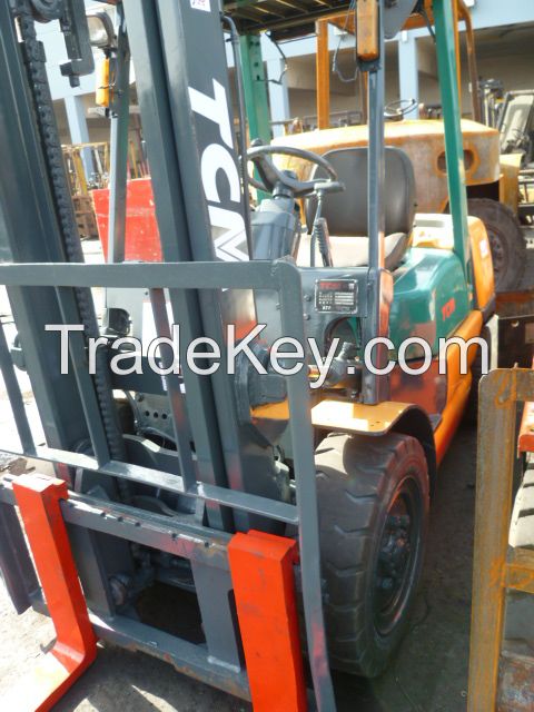 TCM FORKLIFT , USED DIESEL FORKLIFT , VERY GOOD PRICE .