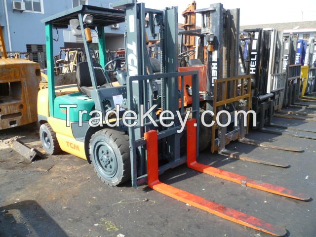 TCM FORKLIFT , USED DIESEL FORKLIFT , VERY GOOD PRICE .