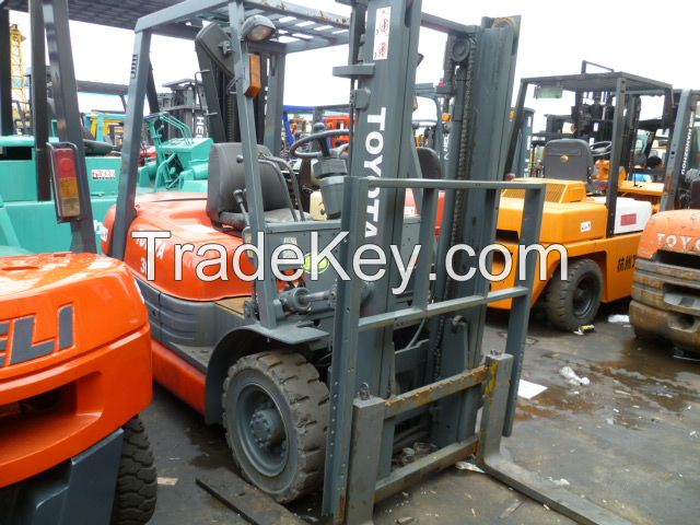 used forklift , diesel forklift , toyota , japan origin , good price---