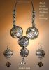 BLACK SHELL JEWELLERY