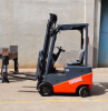 1 Ton electric forklif...