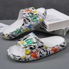 Patterned slippers. Dr...