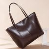 Tote bag women's large capacity single shoulder bag high-end feeling large bag 2024 new niche leather women's bag commuting bag