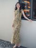 Dress with a curvy aes...