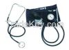 Aneroid sphygmomanometer with single head stethoscope