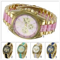 GuangZhou Wholesale Fashion Geneva Quartz stainless steel Watch Back Geneva Quartz Watches relogios femininos woman