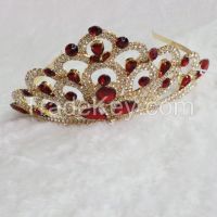 The hair bright red crystal , two layers of the peacock tail shape hair bands wedding jewelry accessories manufacturers