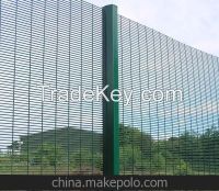 Galvanized pvc or powder coated wire mesh fence