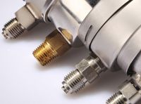 Bayonet bezel oil filled pressure gauge From China