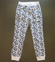 Womanâs printed casual pants