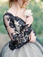 2017 Fashion A-Line Wedding Dresses with Black Lace Long Sleeves and Round Backless Court Train Tulle Skirt Bride Gowns