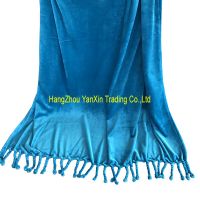 Polyester solid flannel blanket with tassels