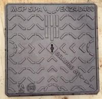 Cast ductile iron square manhole cover