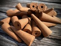 BOTANICAL INCENSE WOOD CONES / STRESS RELIEF / LONG-LASTING / ZERO CHEMICALS