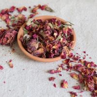 NATURAL ROSE PETALS / SUN-DRIED / ADDITIVE-FREE / BOTANICAL GRADE