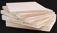 INTERIOR GRADE PLYWOOD / SMOOTH FINISH / LOW FORMALDEHYDE EMISSION