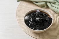 NATURAL GRASS JELLY / VEGAN FRIENDLY / CLEAN INGREDIENTS / READY TO EAT