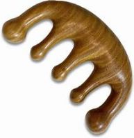 NATURAL WOODEN COMB INFUSED WITH PLANT ESSENCE FOR CLEAN HAIR AND SCALP CARE