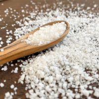 NATURAL SEA SALT GRANULES / CLEAN & CLEAR / PLANT SAFE