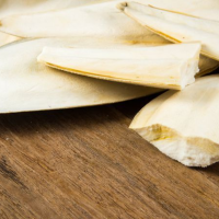 HIGH QUALITY NATURAL CUTTLEBONE FOR BIRDS AND PETS FROM VIETNAM