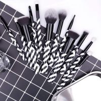 Exquisite Professional Customized 12pcs Portable High Quality Black and White Strip Zebra-strip Makeup Brush set with same Style Present Box