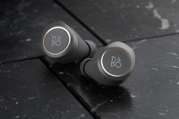 Bang & Olufsen BeoPlay E8 – Charcoal Sand