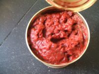 canned tomato paste